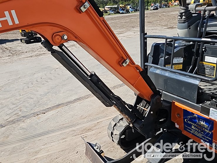 2022-hitachi-zx17u-image-18