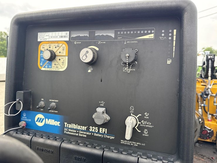 2018-peterbilt-337-image-14