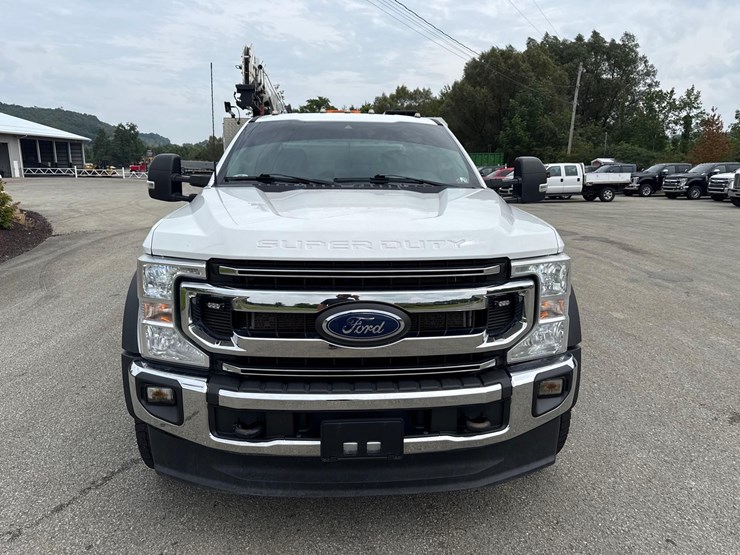 2022-ford-f550-xlt-image-8