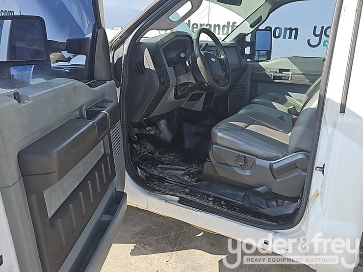 2011-ford-f350-image-19