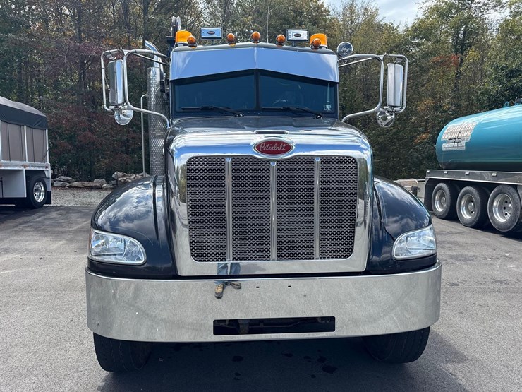 2012-peterbilt-337-image-6