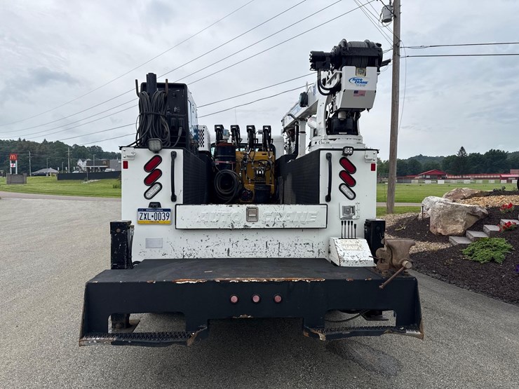 2018-peterbilt-337-image-4