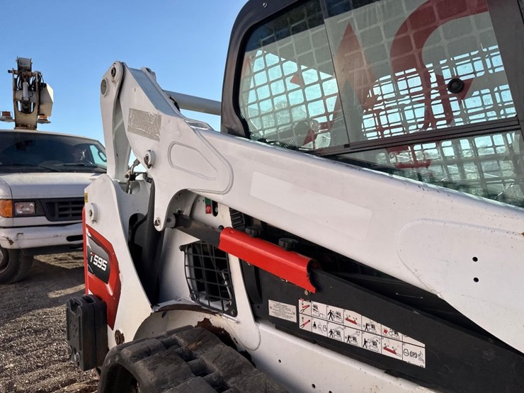 2021-bobcat-t595-image-20