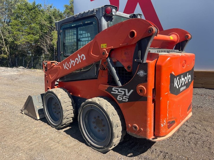 kubota-ssv65-image-2