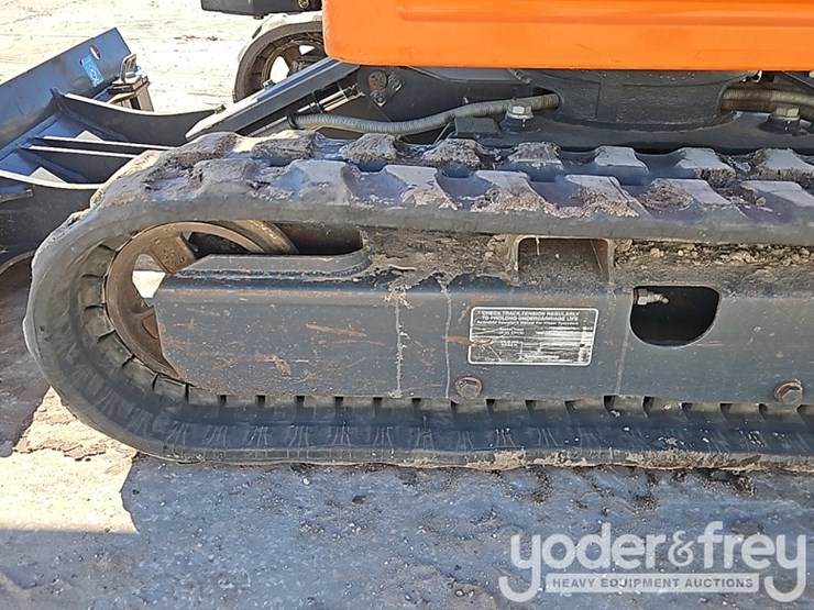 2022-hitachi-zx17u-image-21