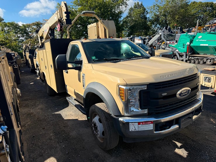 2019-ford-f550-xl-image-2