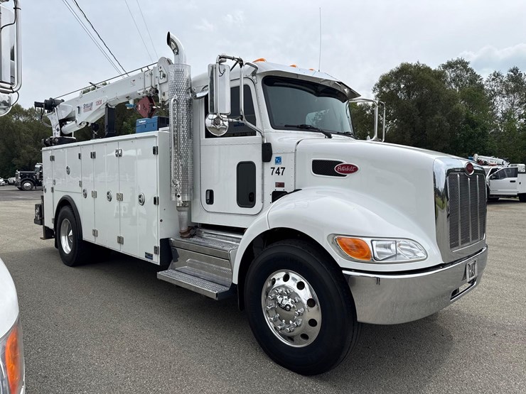 2019-peterbilt-337-image-6