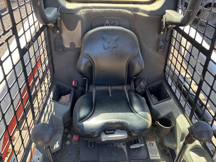 2014-bobcat-t550-image-24
