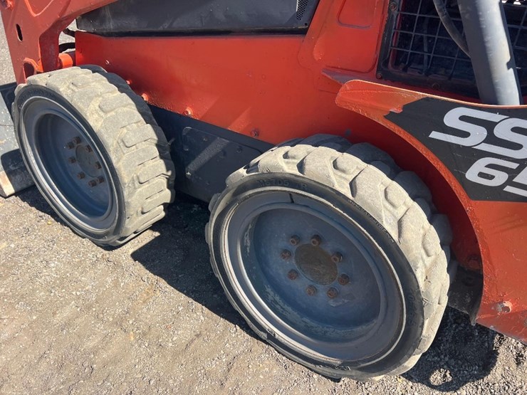 kubota-ssv65-image-16