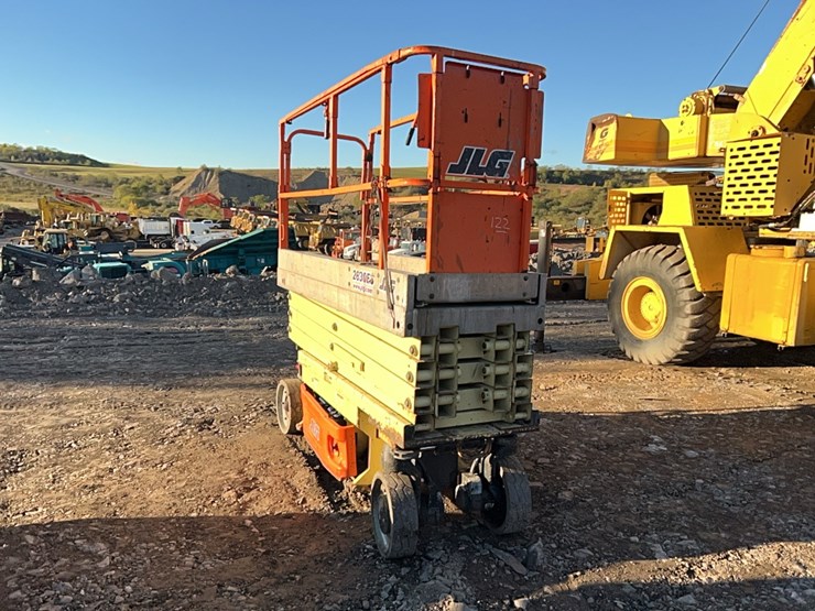 jlg-2630es-image-10