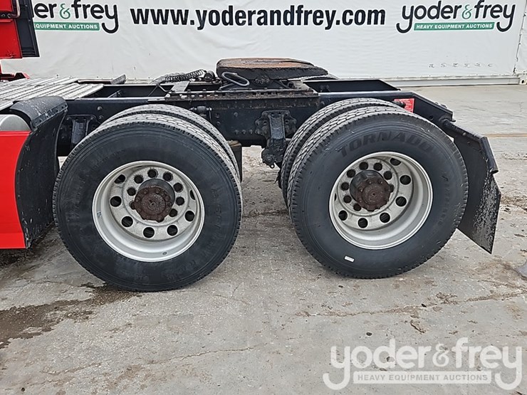 2016-volvo-vnl-image-14