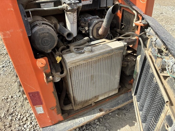 2019-gehl-r105-image-9