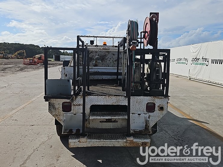 2011-ford-f350-image-14