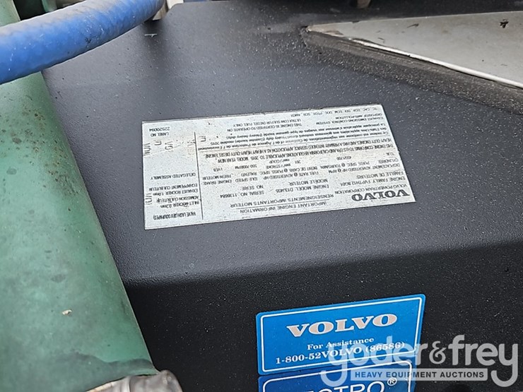 2016-volvo-vnl-image-31