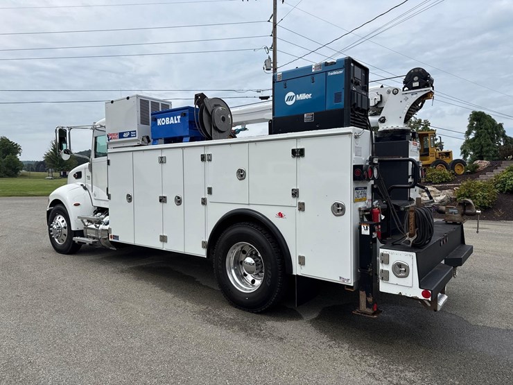 2021-peterbilt-337-image-3