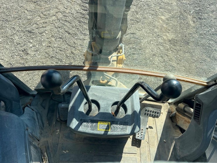 deere-410l-image-35