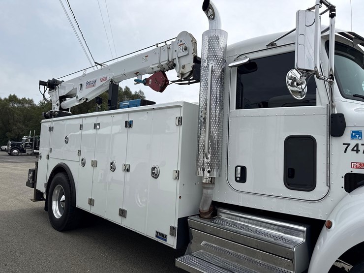 2019-peterbilt-337-image-8