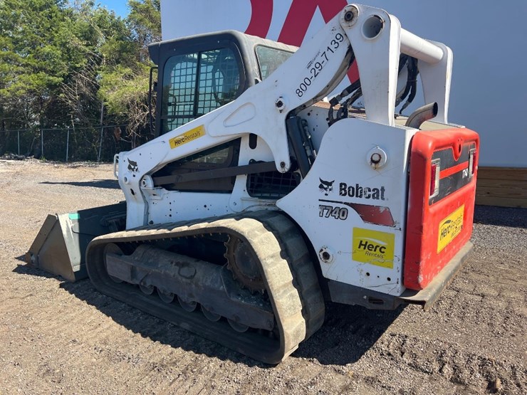 2021-bobcat-t740-image-2