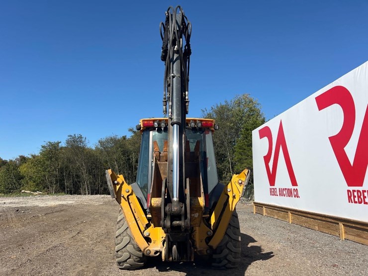 deere-410l-image-3