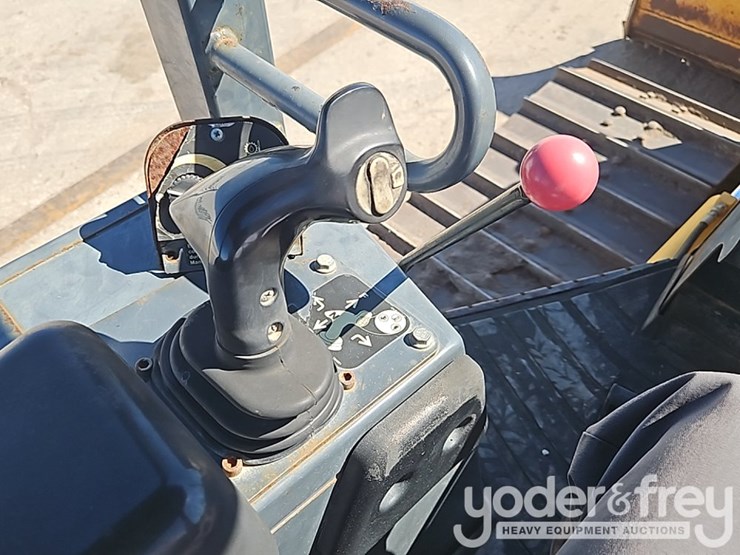 2015-deere-450j-image-29