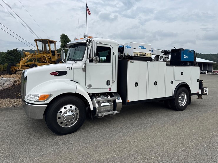 2018-peterbilt-337-image-1