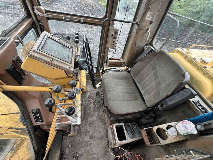 caterpillar-16g-image-16