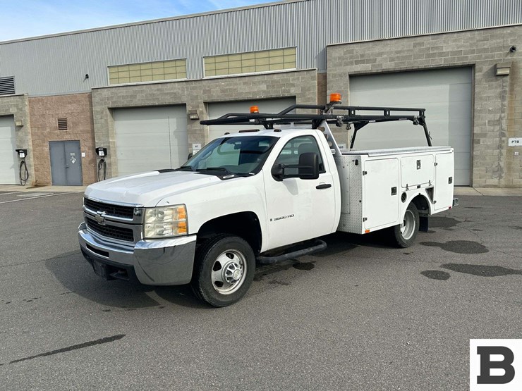 2009-chevrolet-silverado-3500-image-1