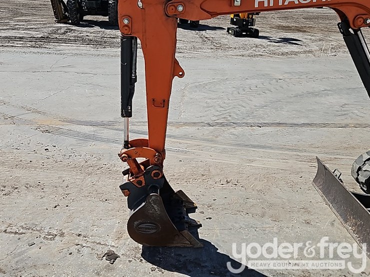 2022-hitachi-zx17u-image-16