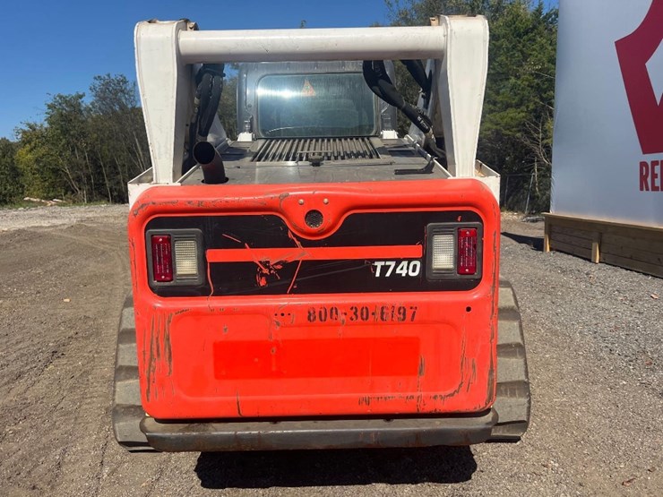 2021-bobcat-t740-image-3