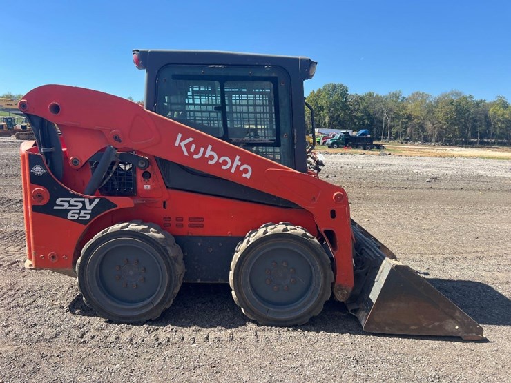 kubota-ssv65-image-5