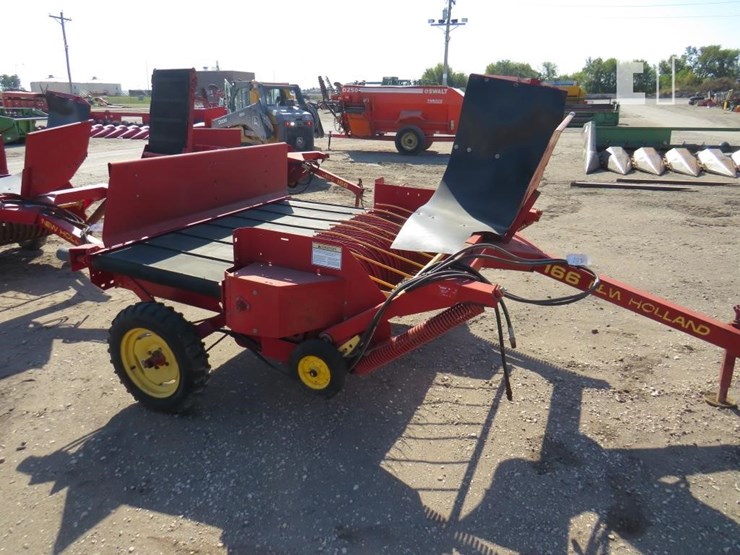 new-holland-166-image-1