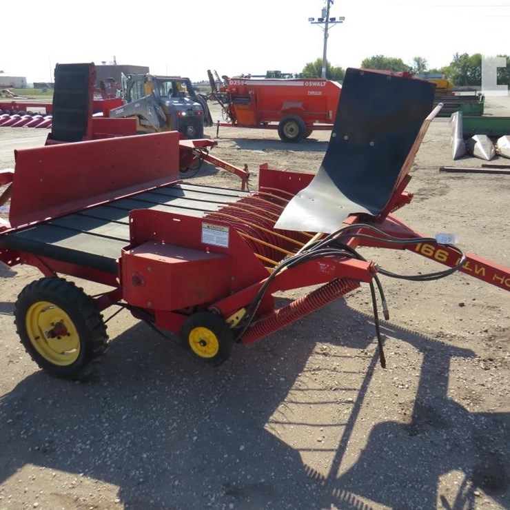 NEW HOLLAND 166