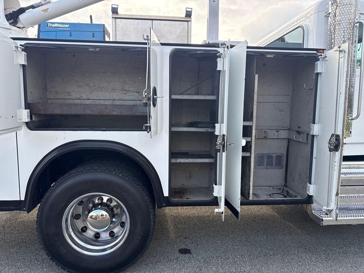 2019-peterbilt-337-image-14
