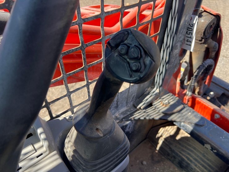 kubota-svl75-2-image-30