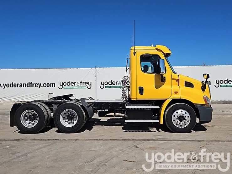 2018-freightliner-cascadia-113-image-6