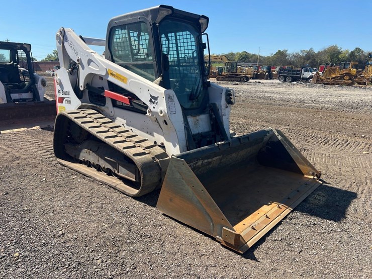 2021-bobcat-t740-image-6