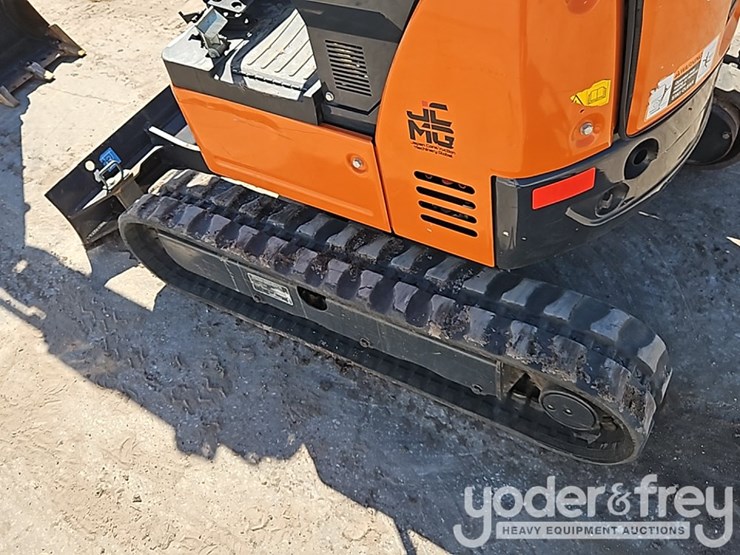 2022-hitachi-zx17u-image-23