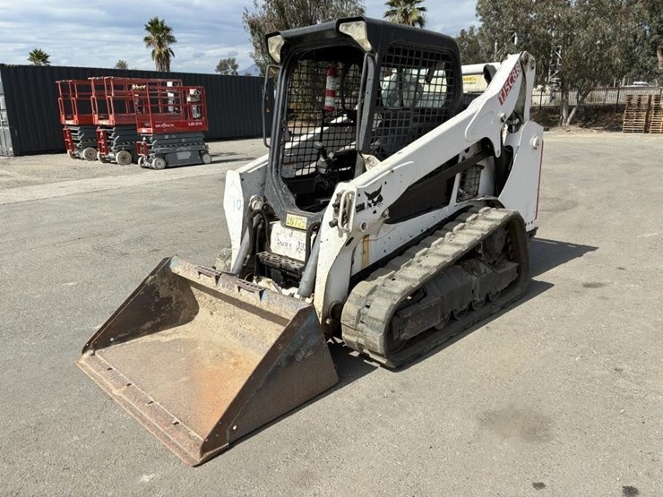 2016-bobcat-t590-image-1