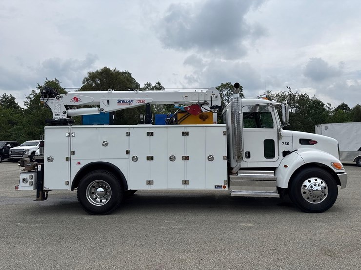 2021-peterbilt-337-image-6