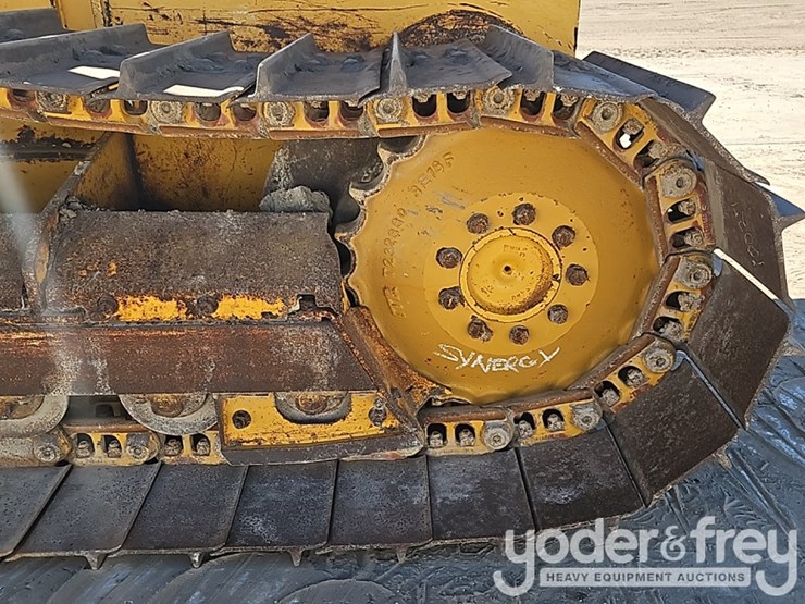 2015-deere-450j-image-21