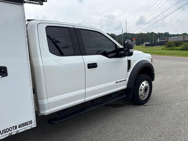 2022-ford-f550-xlt-image-14