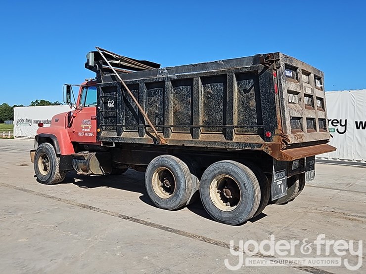 1988-ford-lt8000-image-4