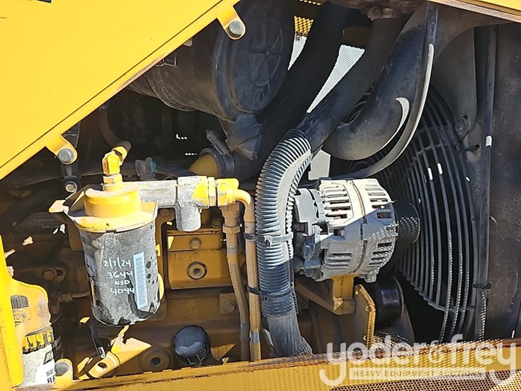 2015-deere-450j-image-26