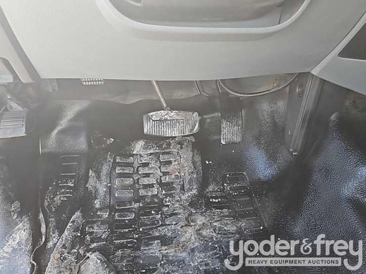 2011-ford-f350-image-26