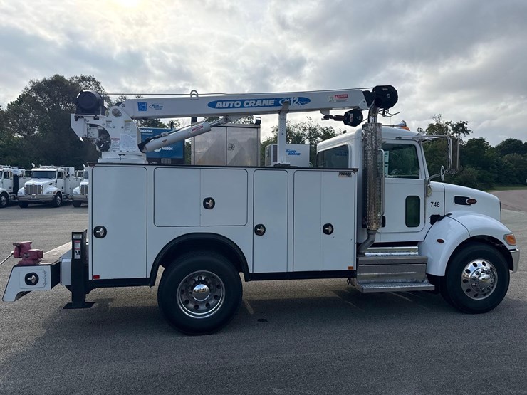 2019-peterbilt-337-image-6