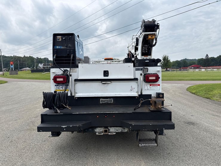 2022-ford-f550-xlt-image-4