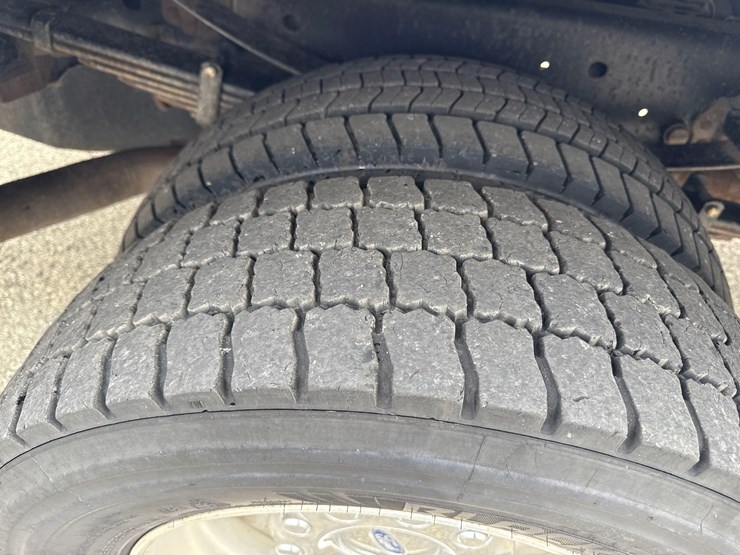 2022-ford-f550-xlt-image-9