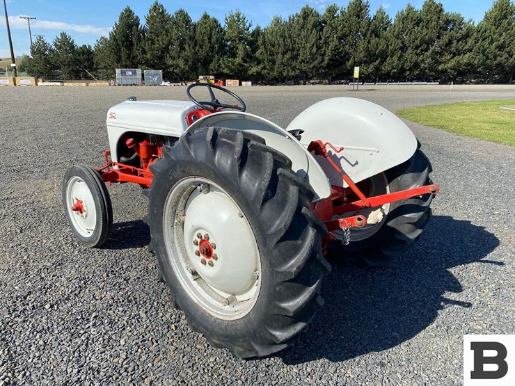 ford-tractor-image-4