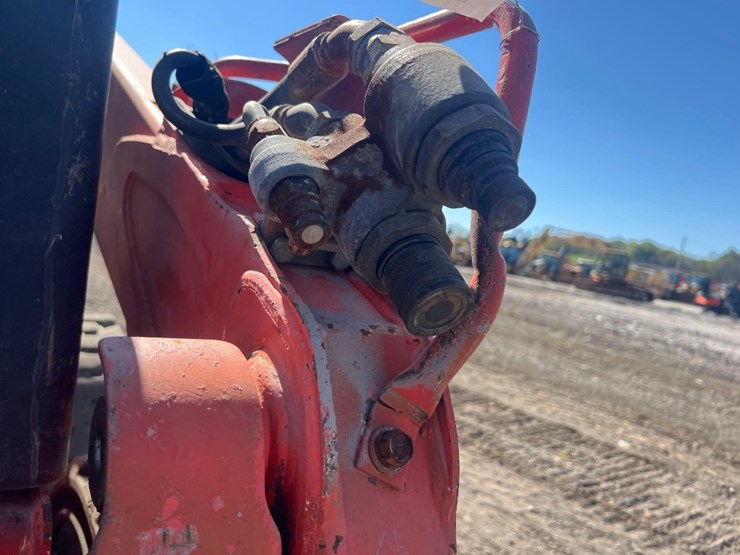 kubota-ssv65-image-12