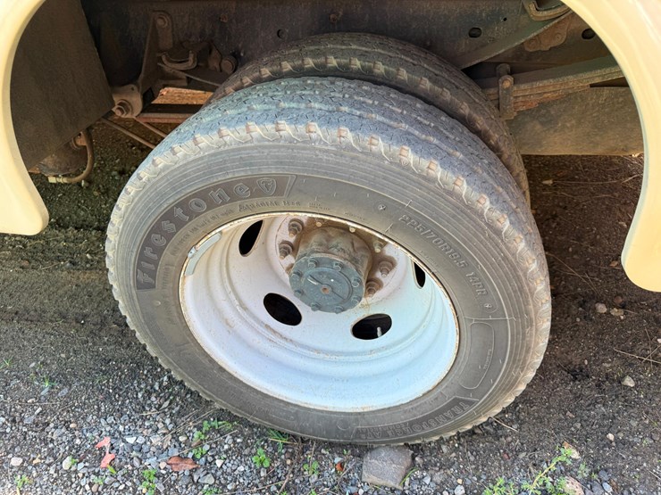 2019-ford-f550-xl-image-27